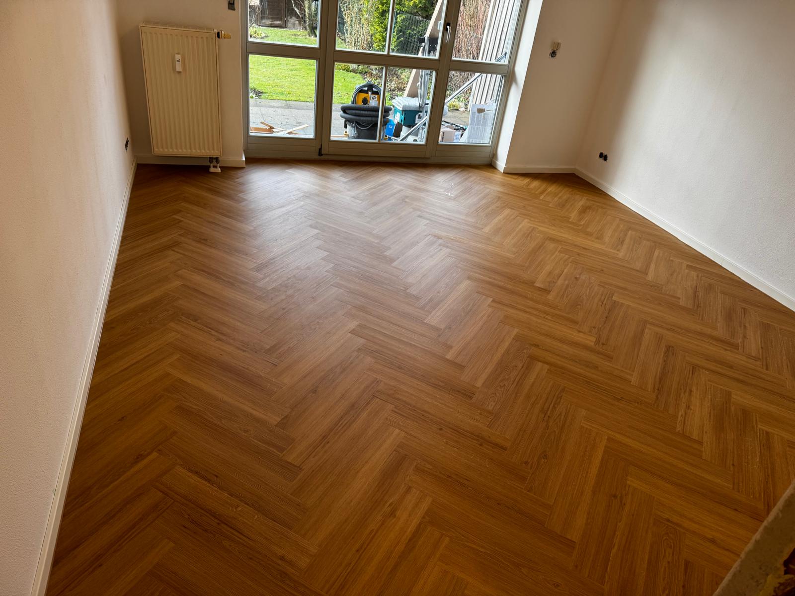 JOKA Designboden in Fischgrät – sorgfältig vorbereitet und verlegt